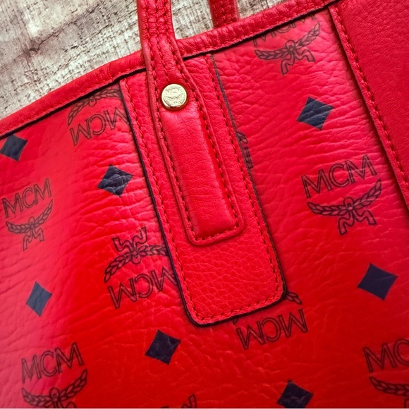 MCM Visetos Red Large Liz Reversible Logo Shopper Tote - Picture 3 of 16